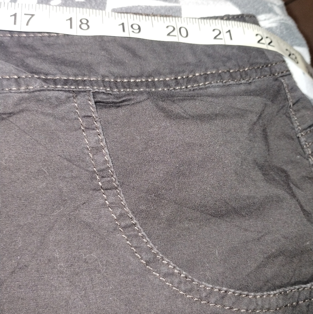 North Crest Brown Cargo Shorts 20W - Picture 9 of 10
